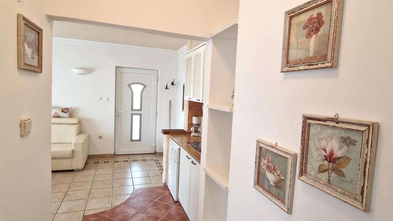 Apartment Damijan Krk Town Exterior photo