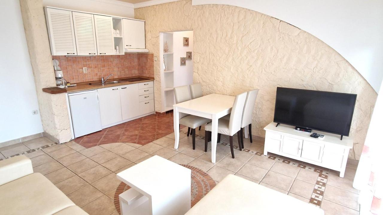 Apartment Damijan Krk Town Exterior photo